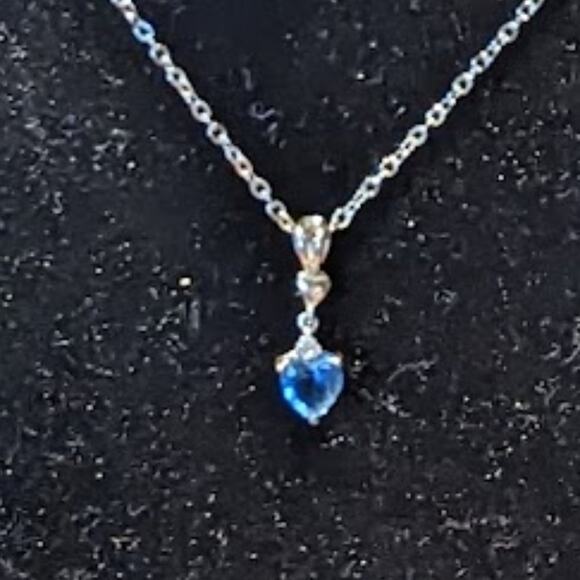 925 Blue Heart Pendant on Silver Tone Chain - Picture 2 of 5